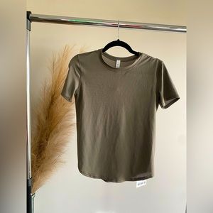 Lululemon workout top